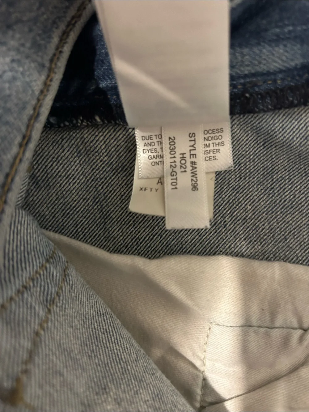 J.Crew 770 Men’s Straight-fit stretch jeans in three-year wash blue pants 31/32